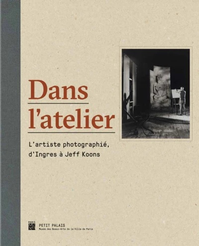 dans l'atelier, l'artiste photographie - Image 4